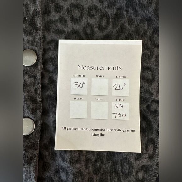 We The Free Medium Cardigan Snap Up Asymmetric Animal Print Gray Leopard Sweater - Picture 11 of 11